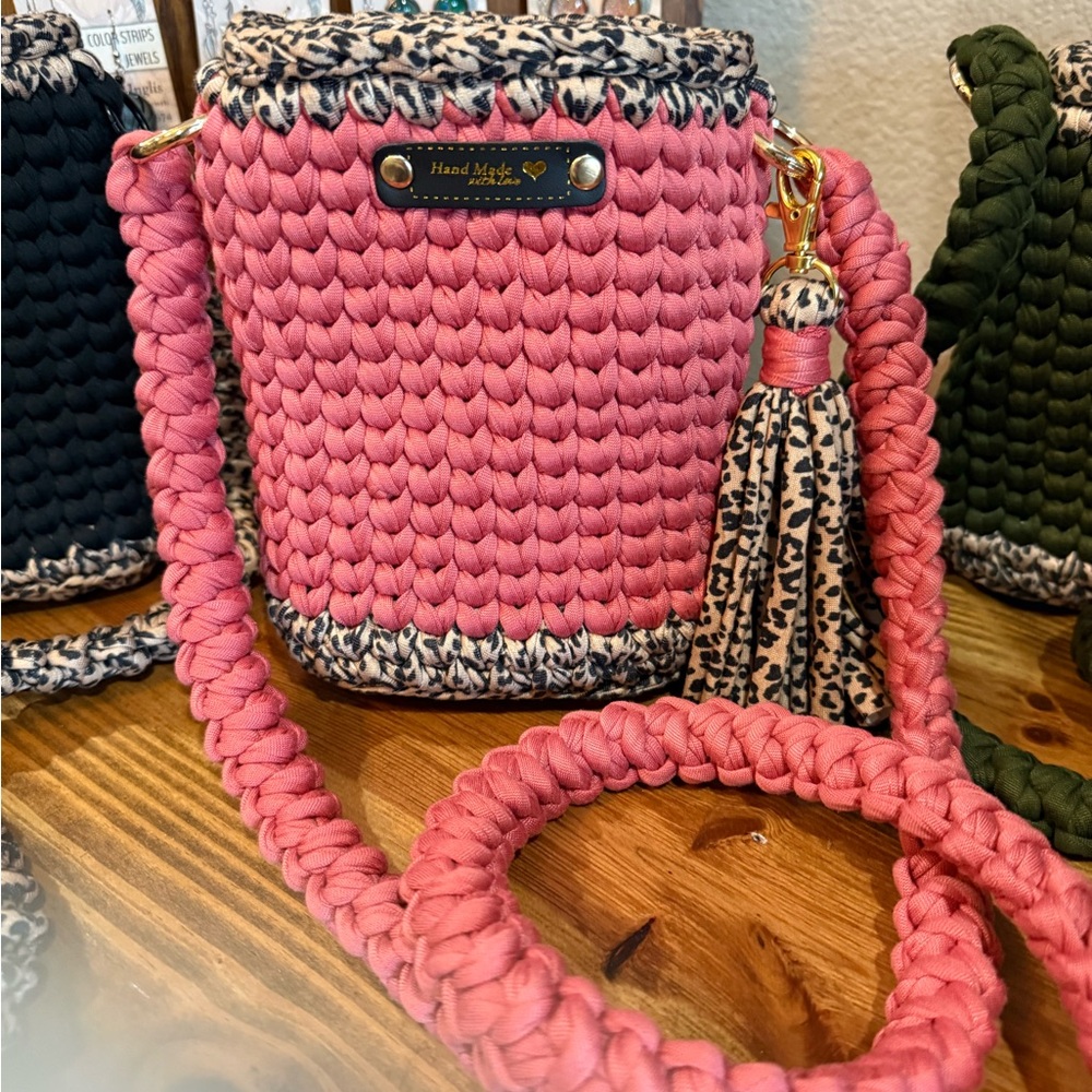 Handmade Pink Woven Crossbody Bucket Bag with Leopard Trim